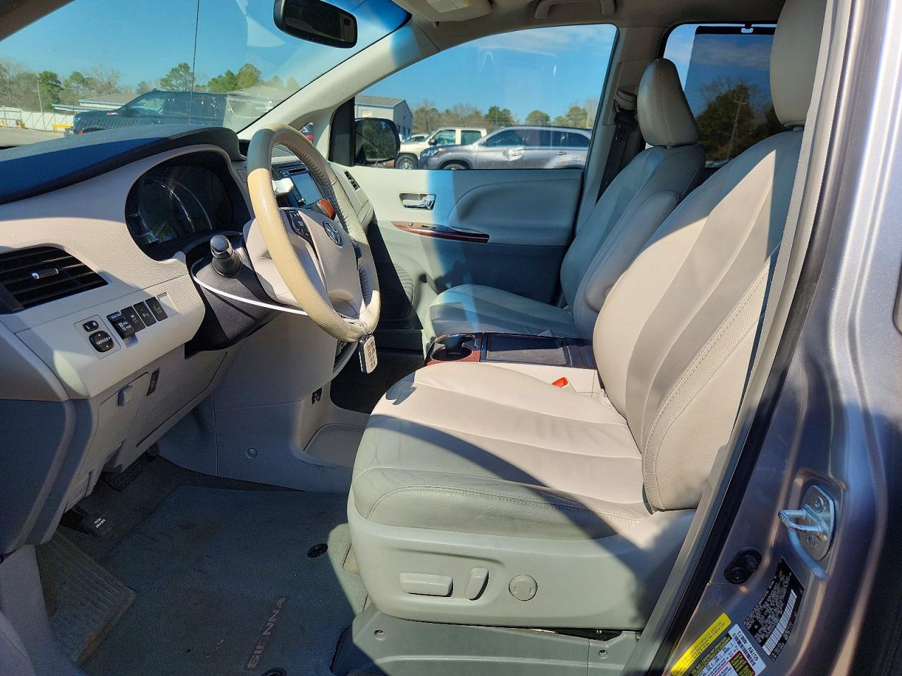 2013 TOYOTA SIENNA