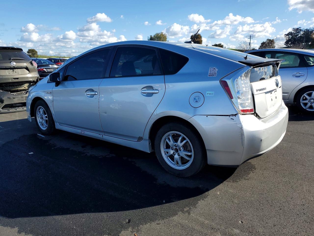 2011 TOYOTA PRIUS