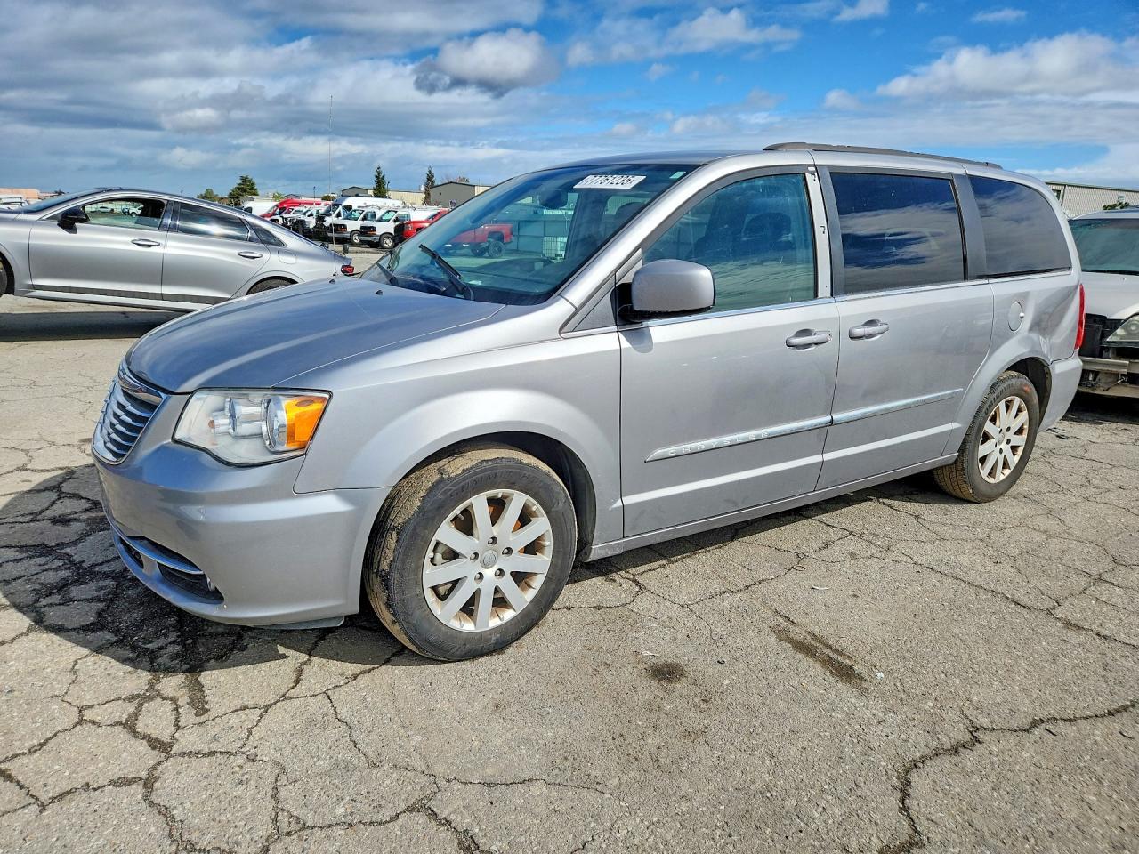 2016 CHRYSLER Town & Country