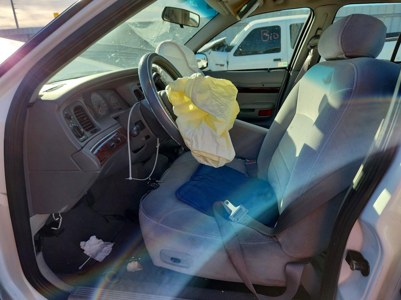 2002 MERCURY Grand Marq