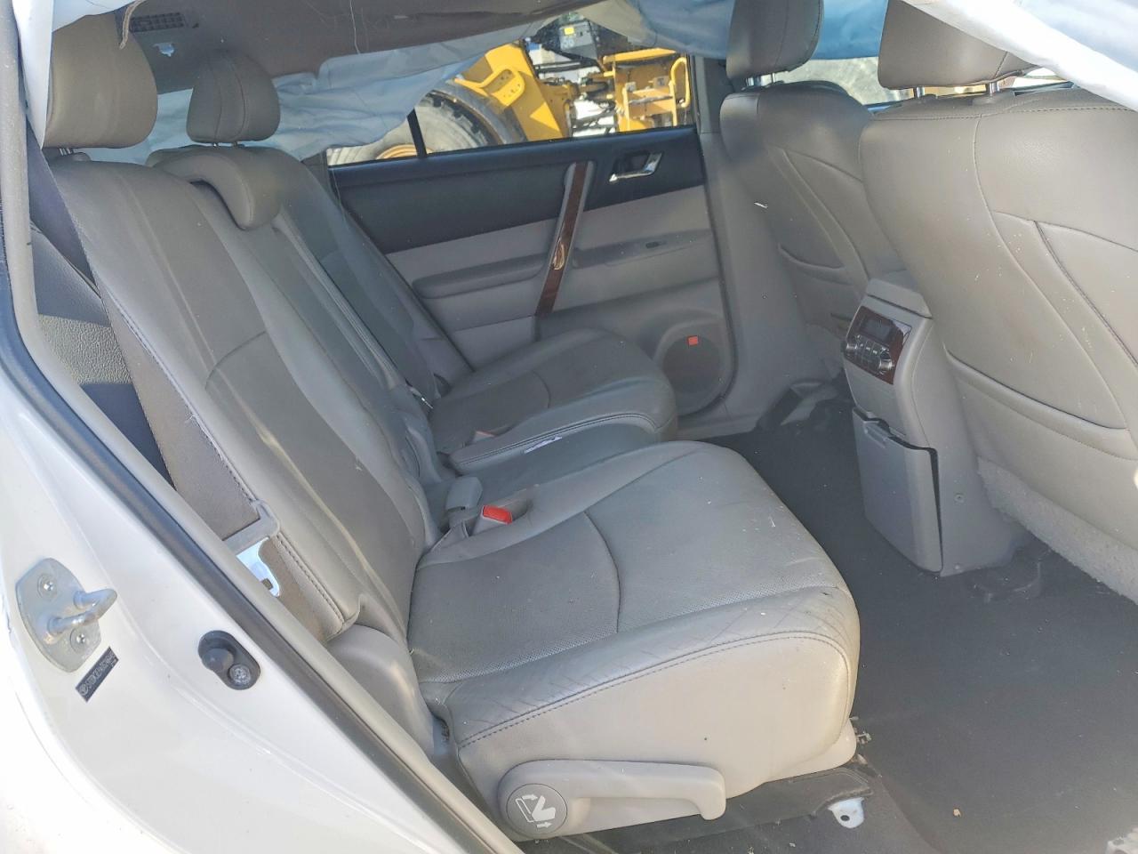2013 TOYOTA HIGHLANDER
