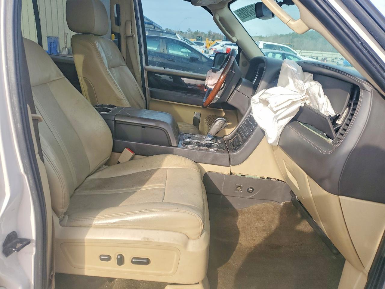 2015 LINCOLN Navigator
