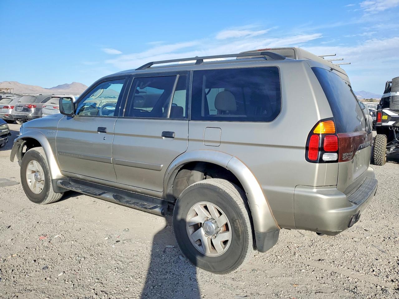 2003 MITSUBISHI Montero