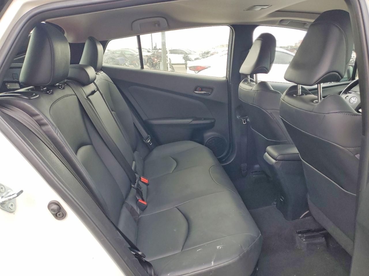 2016 TOYOTA PRIUS