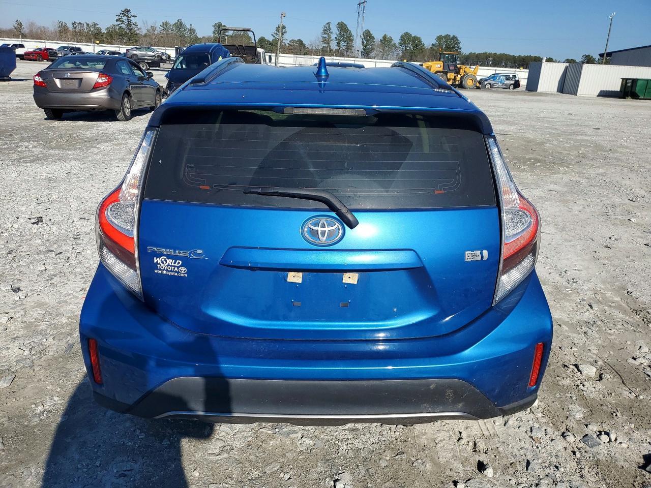 2018 TOYOTA Prius c
