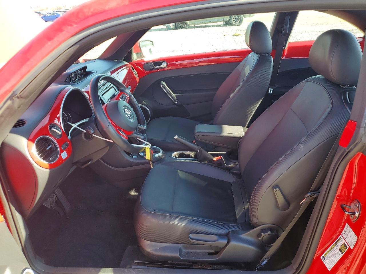2013 VOLKSWAGEN Beetle