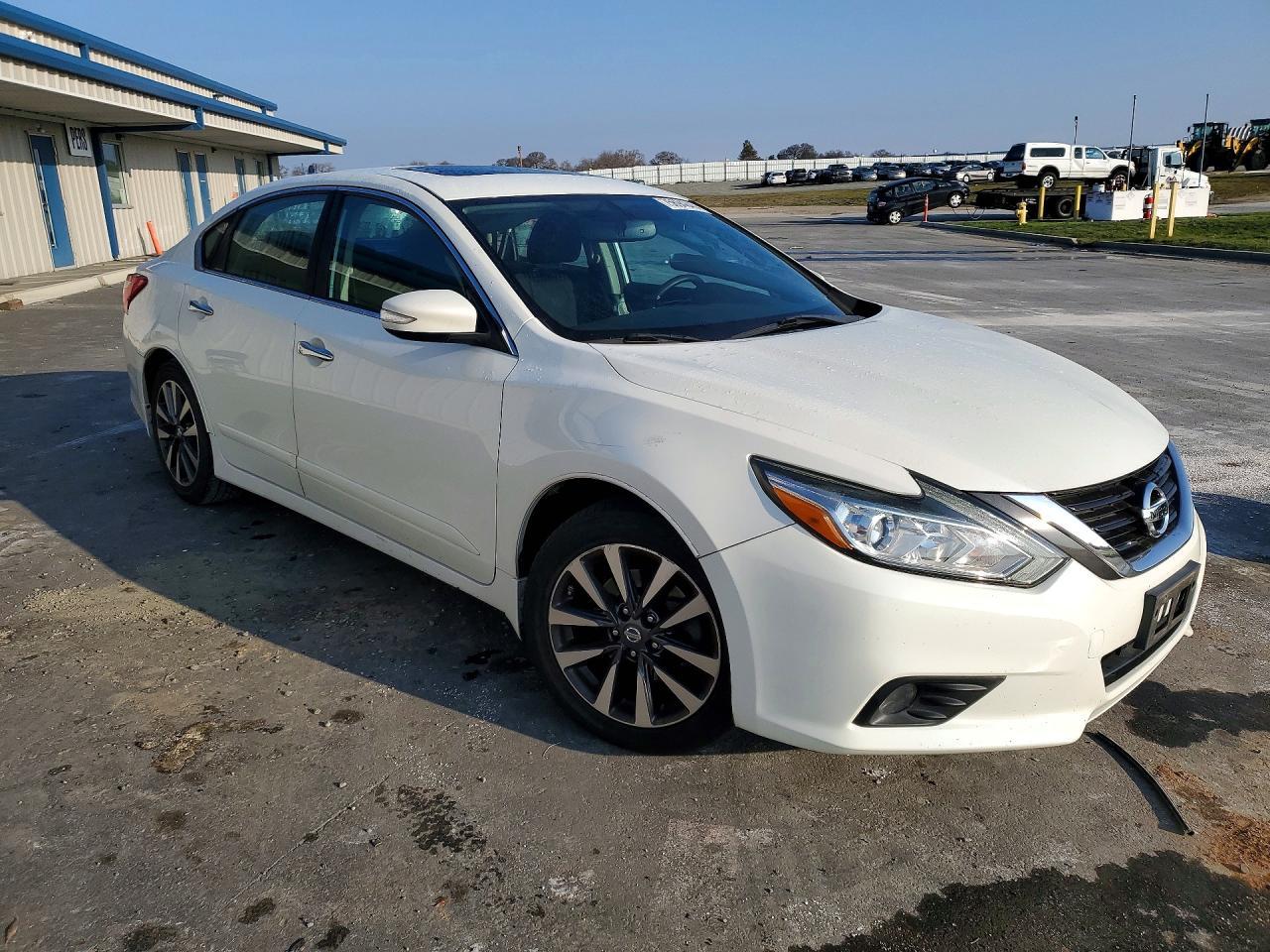 2017 NISSAN ALTIMA