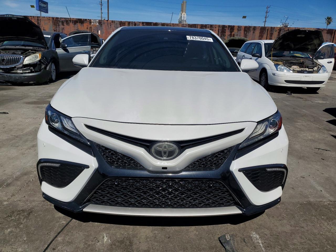 2018 TOYOTA CAMRY