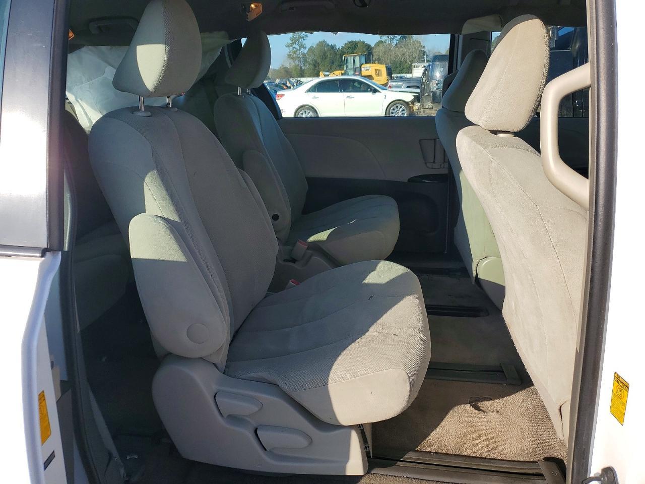 2013 TOYOTA SIENNA