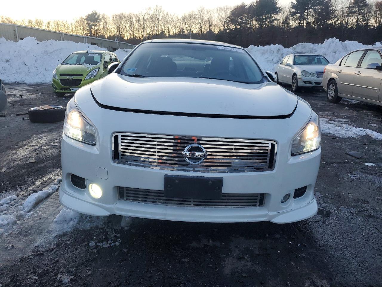 2009 NISSAN Maxima