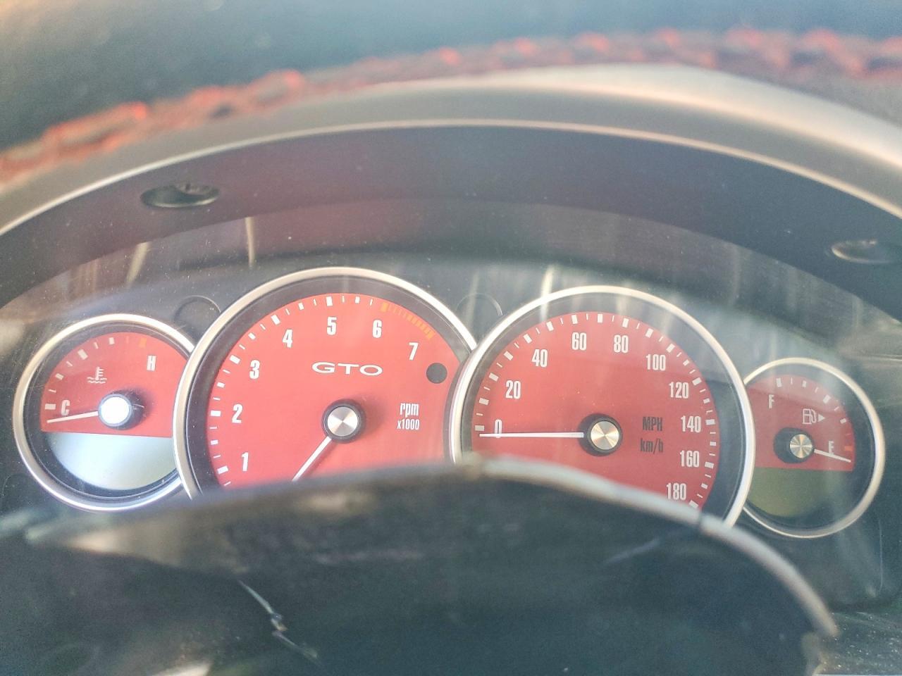 2004 PONTIAC Gto