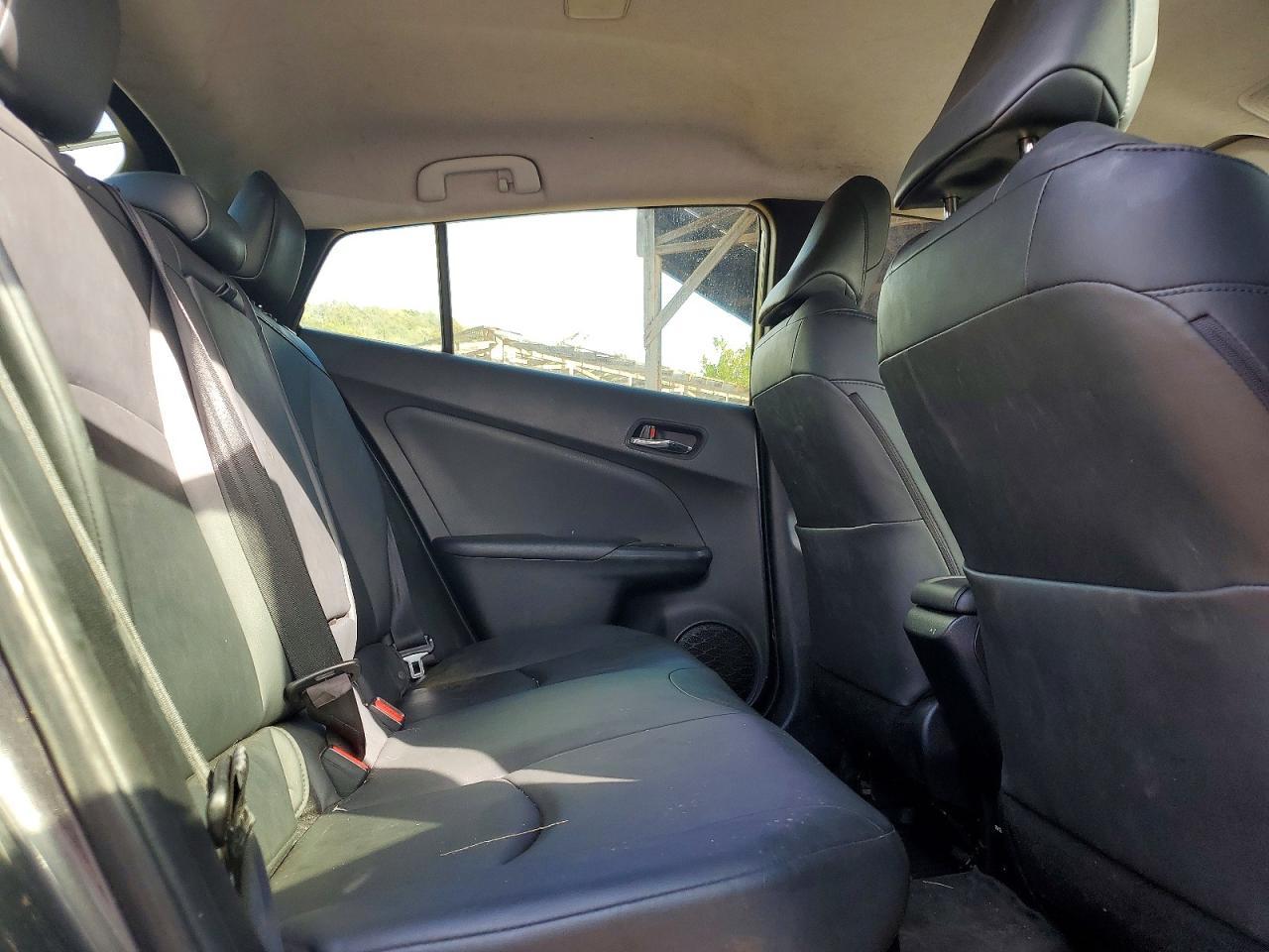 2017 TOYOTA PRIUS