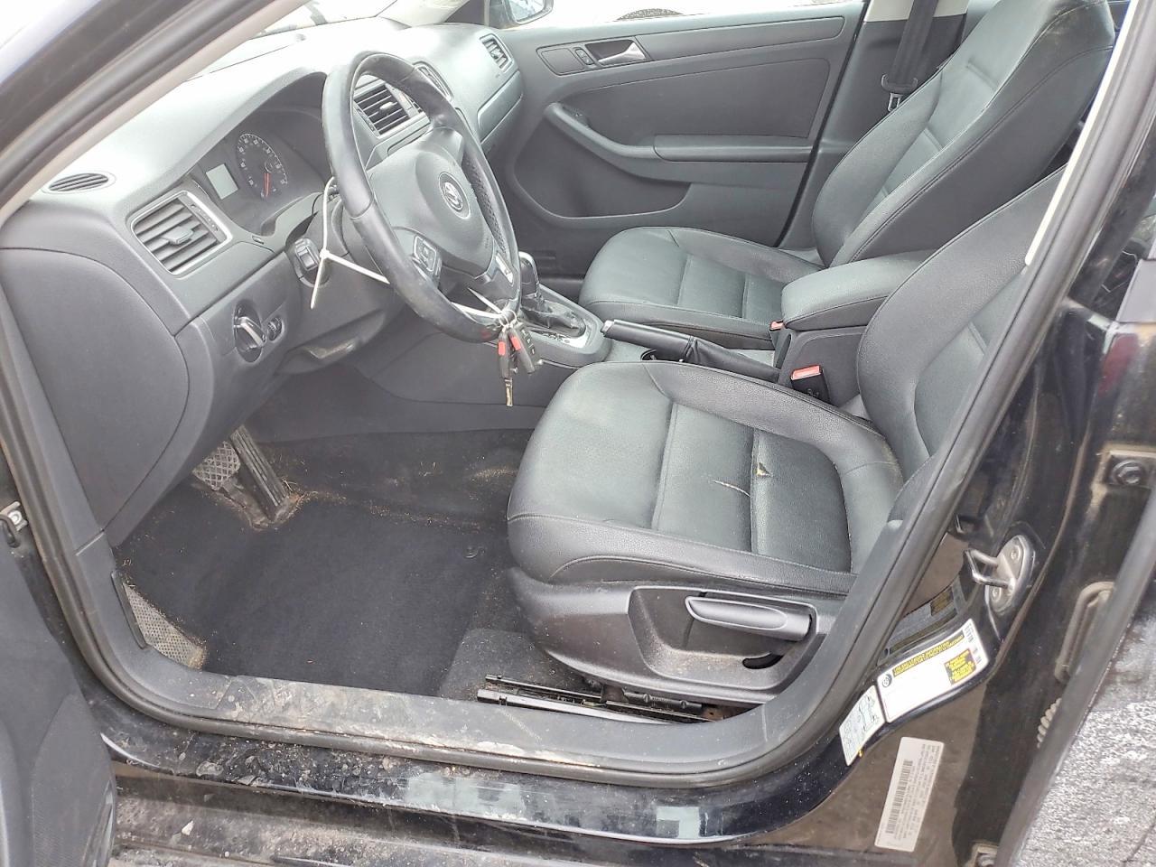 2011 VOLKSWAGEN JETTA