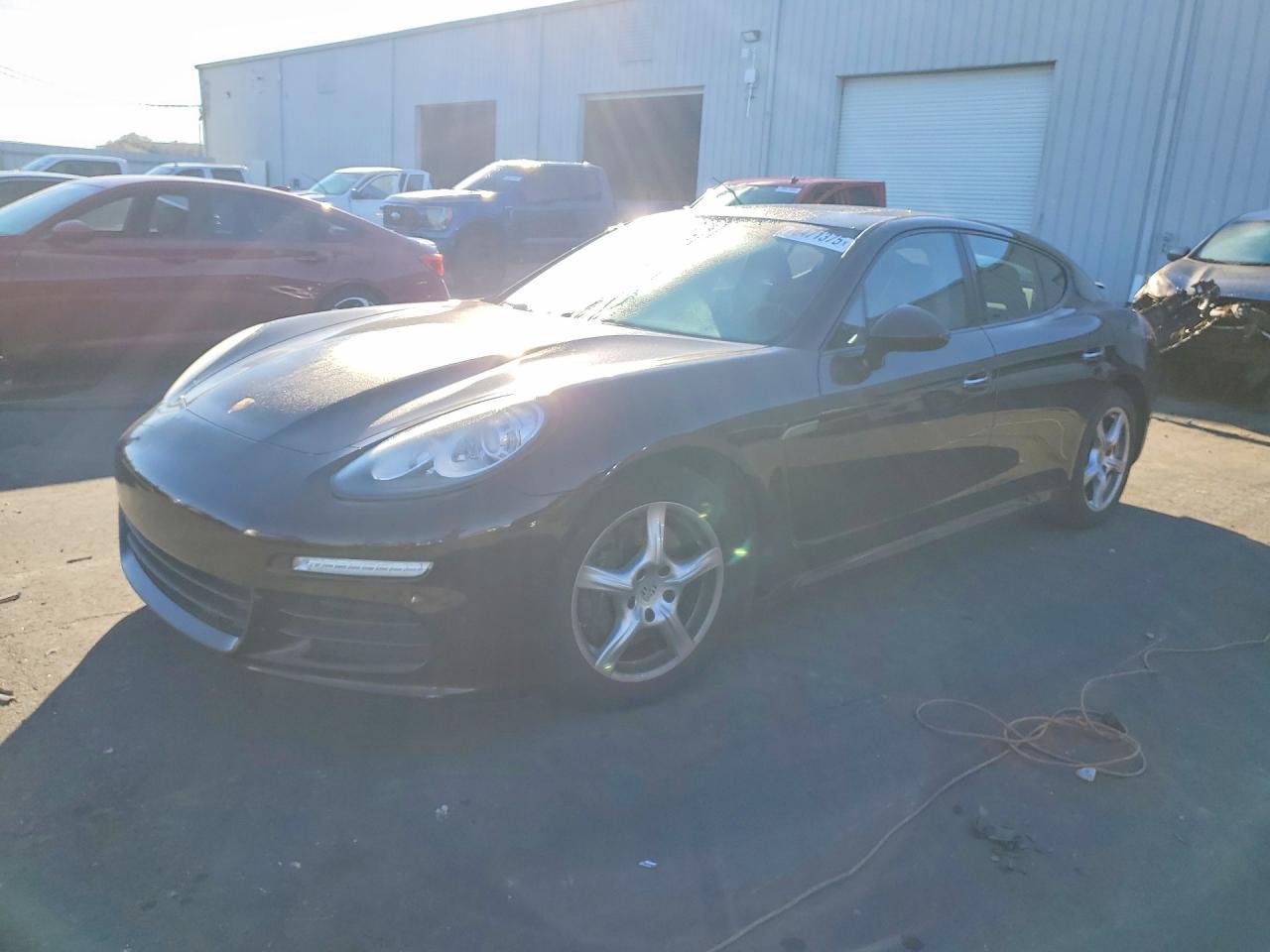 2015 PORSCHE Panamera