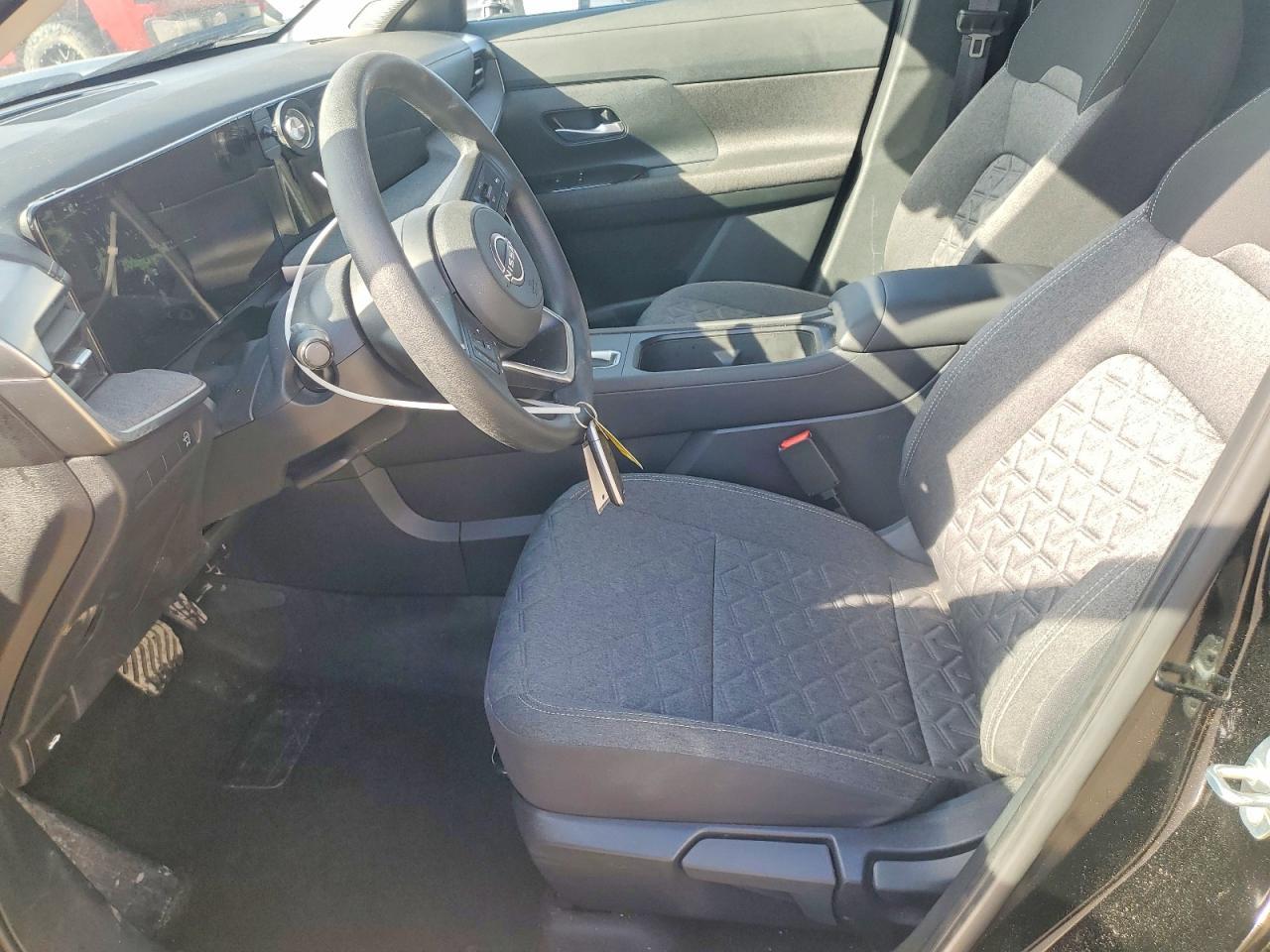 2025 NISSAN KICKS