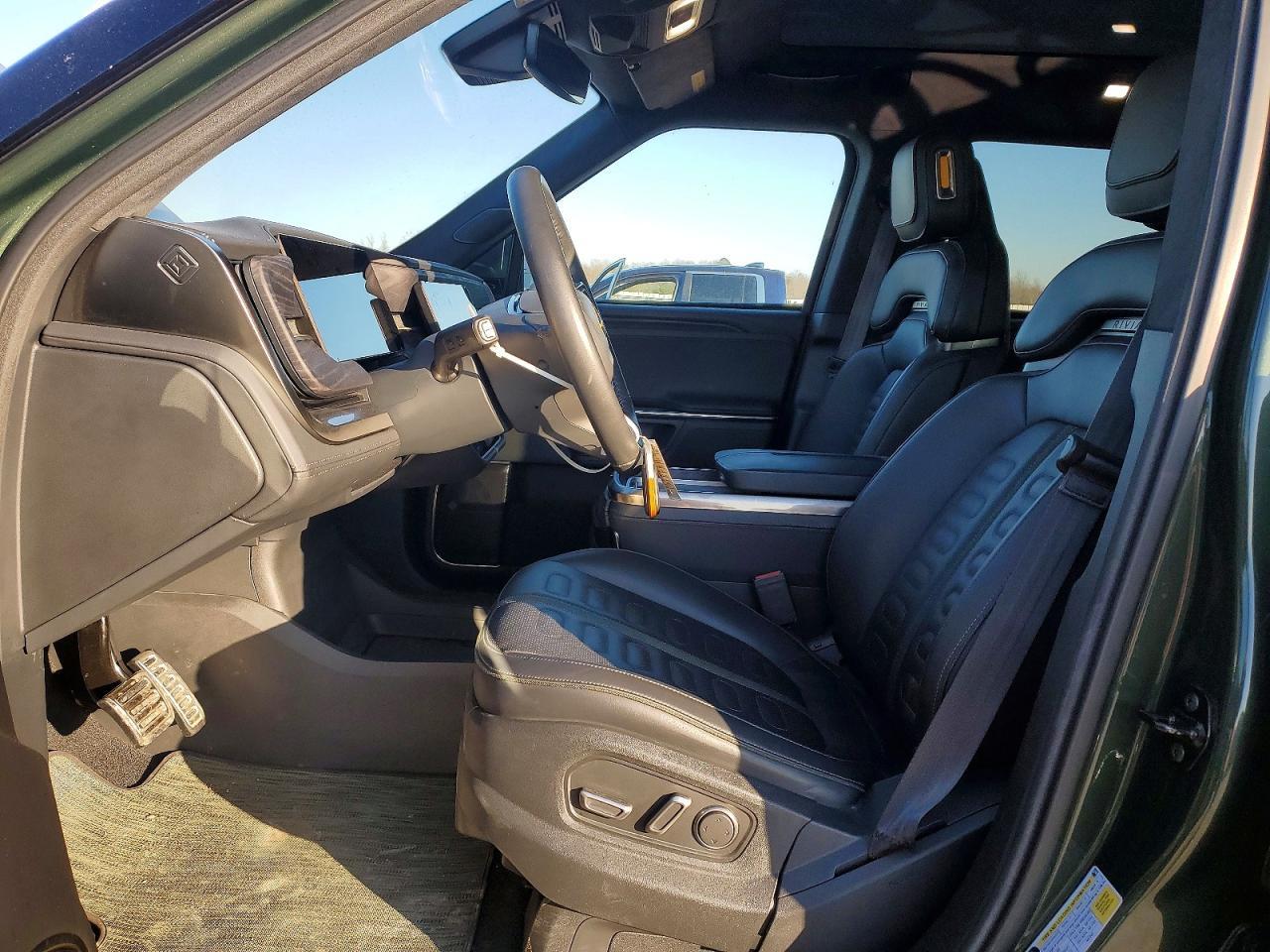 2024 RIVIAN R1s