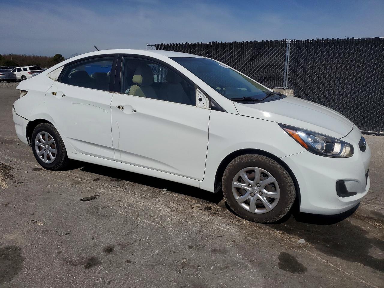 2014 HYUNDAI ACCENT