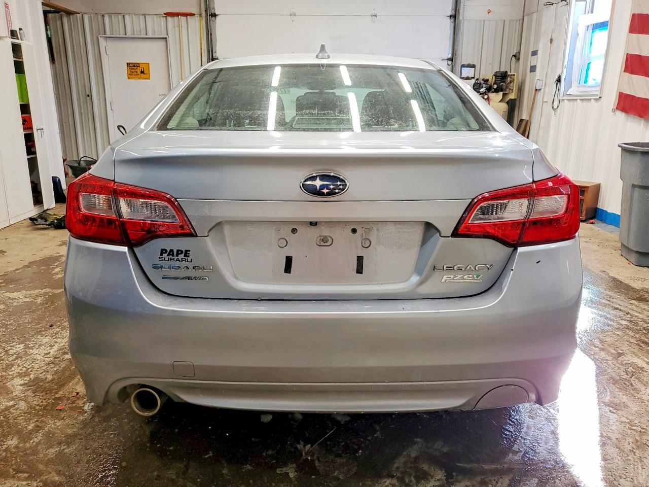 2017 SUBARU Legacy