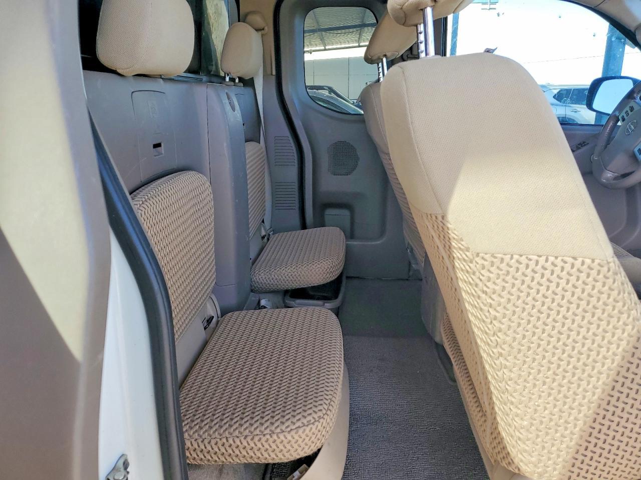 2017 NISSAN Frontier
