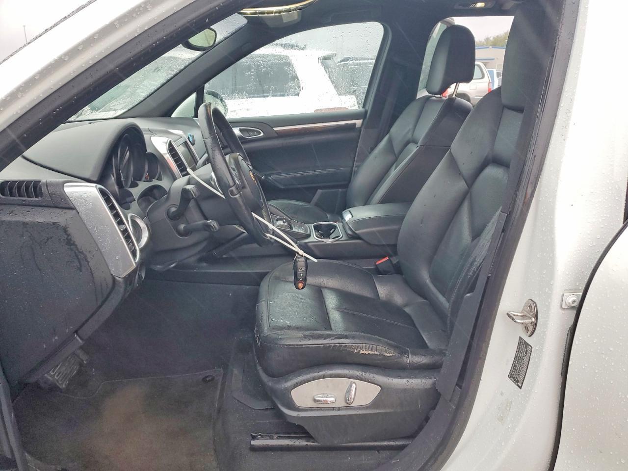 2013 PORSCHE CAYENNE