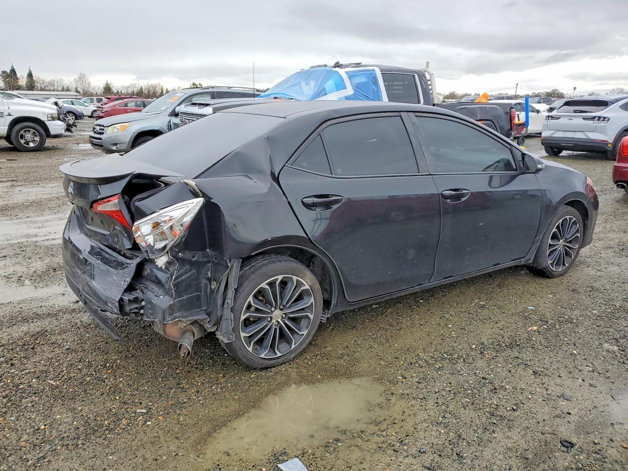 2015 TOYOTA COROLLA
