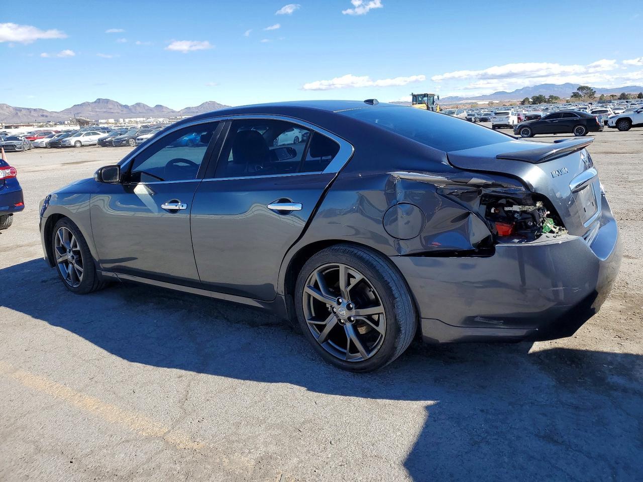 2013 NISSAN Maxima
