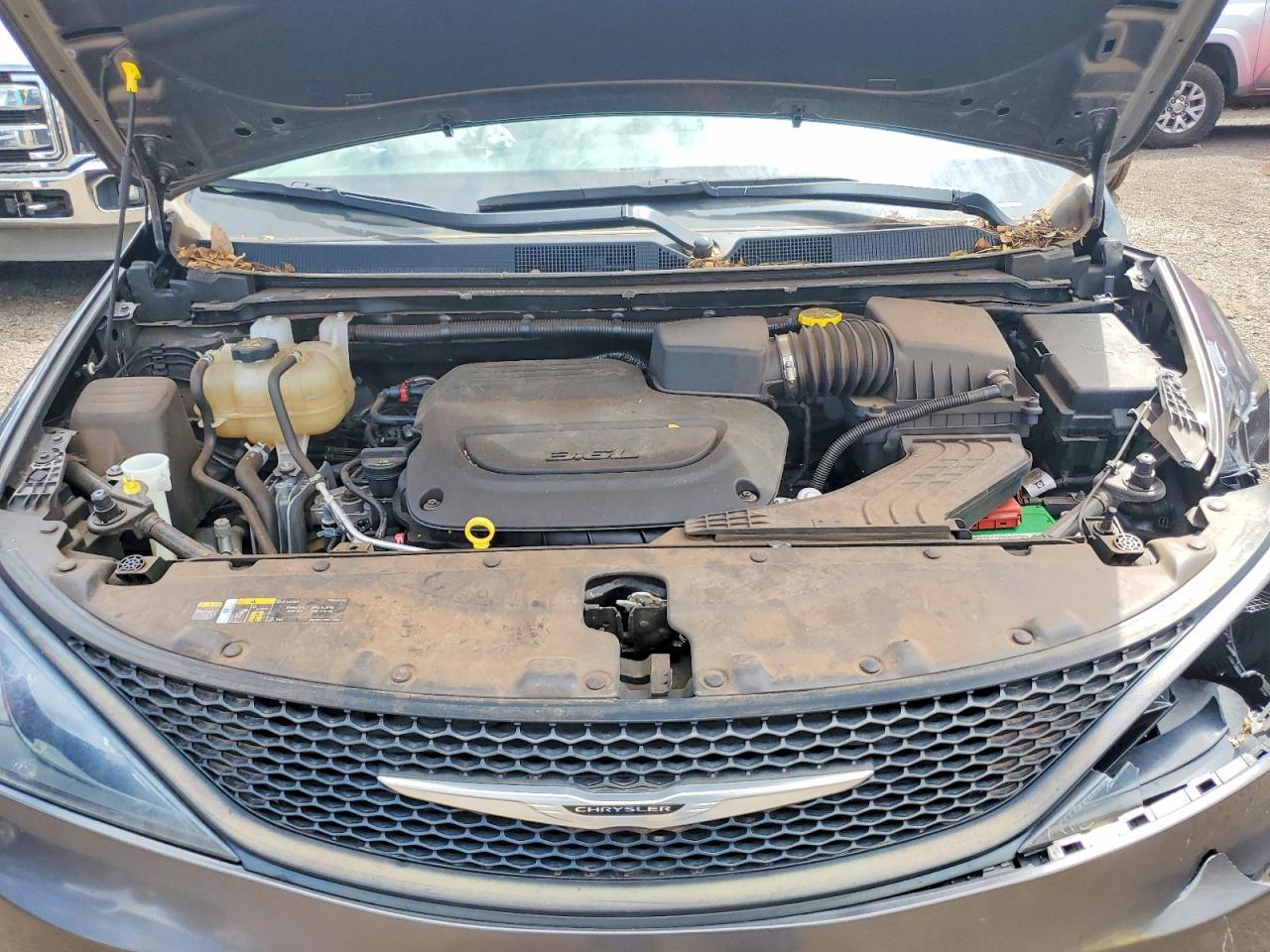 2022 CHRYSLER Voyager
