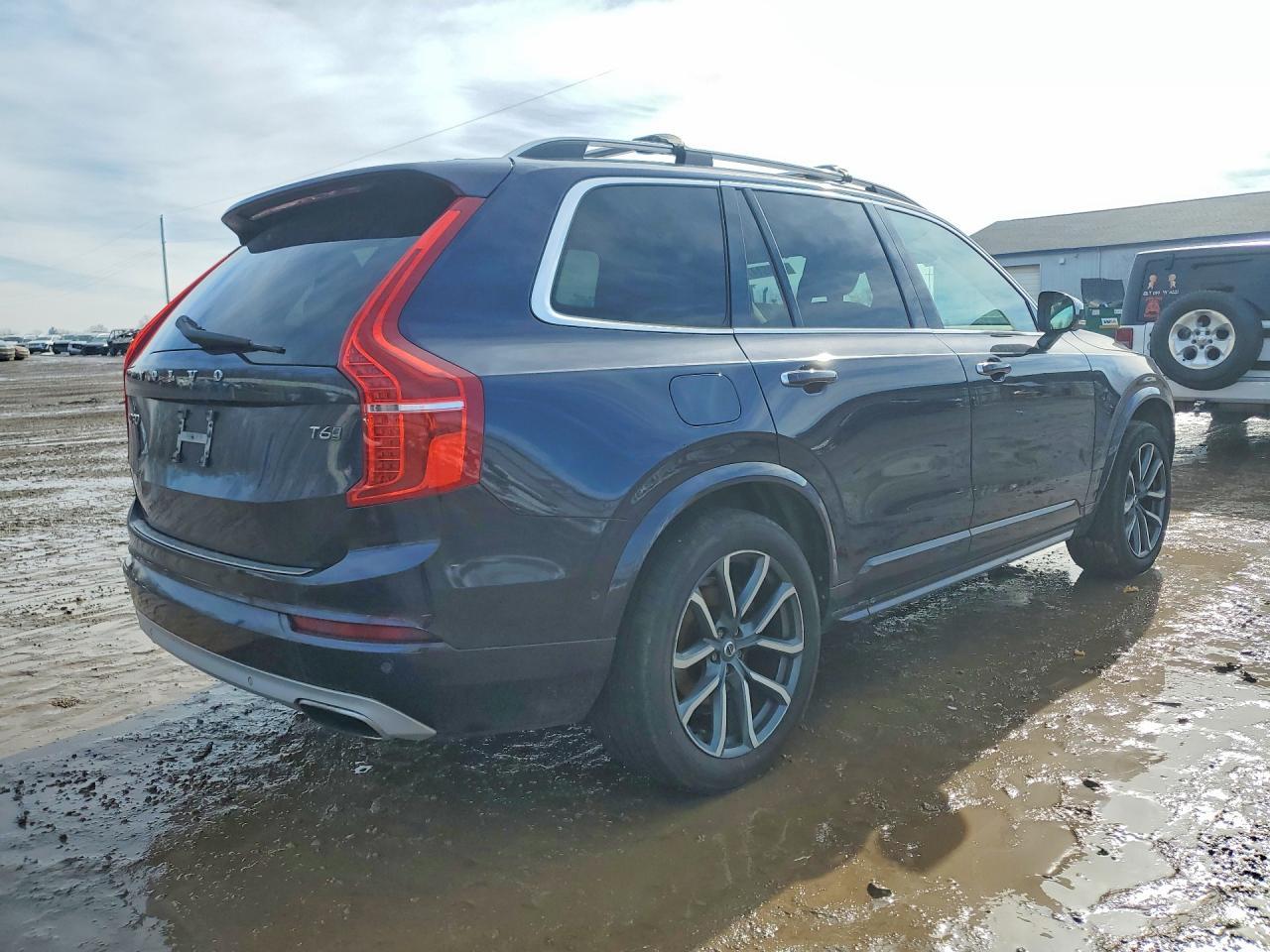 2016 VOLVO XC90