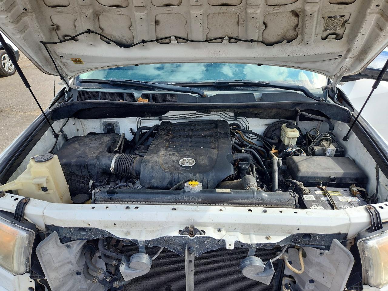 2011 TOYOTA TUNDRA