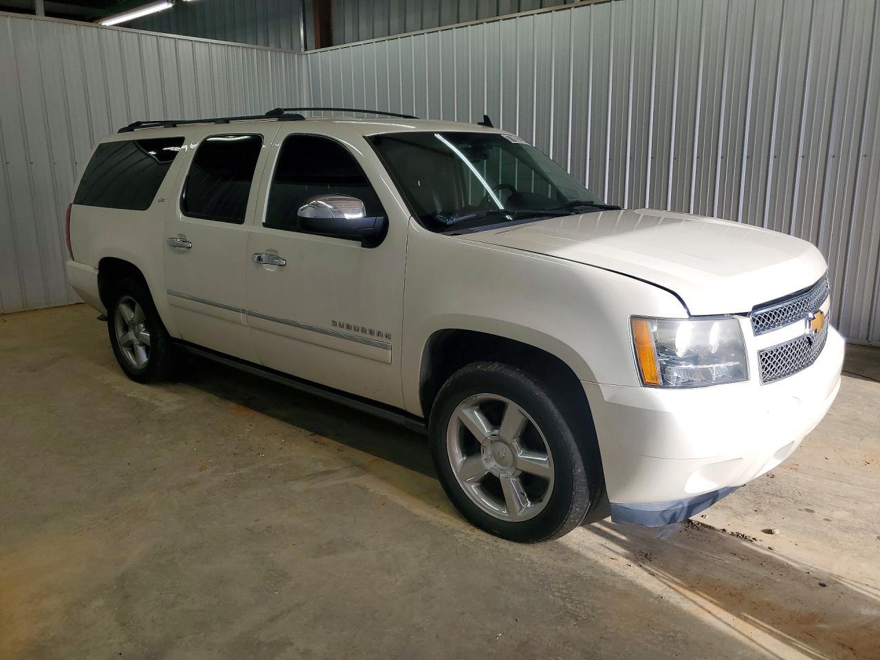 2014 CHEVROLET Suburban