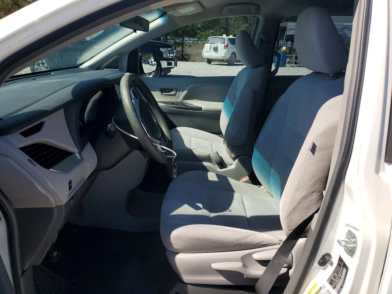 2015 TOYOTA SIENNA