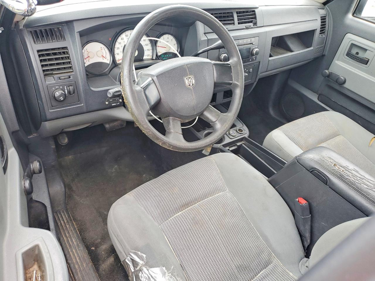 2011 DODGE Dakota