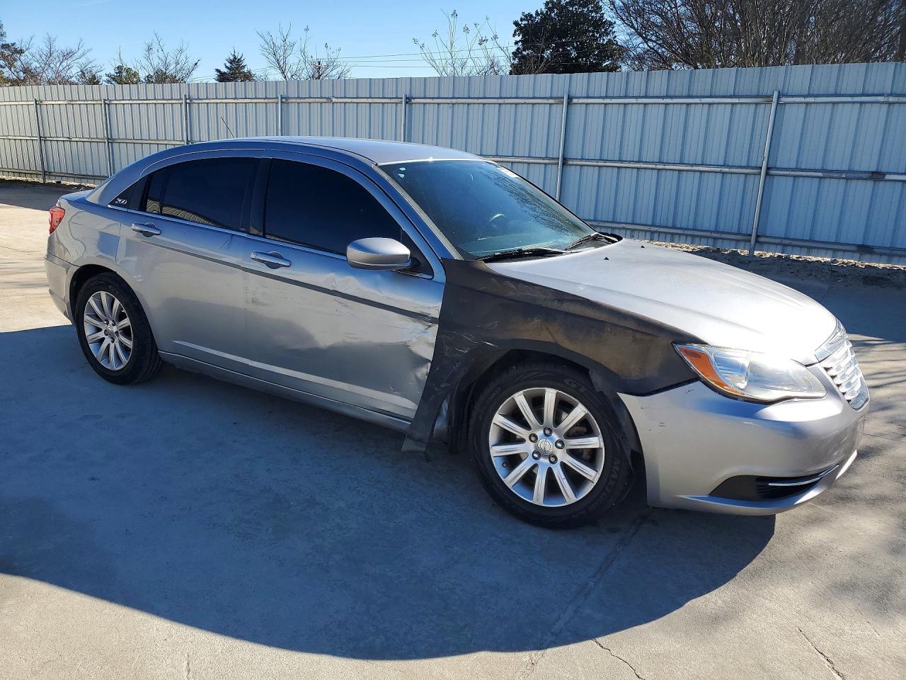 2014 CHRYSLER 200