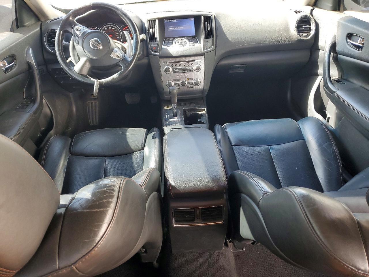 2010 NISSAN Maxima