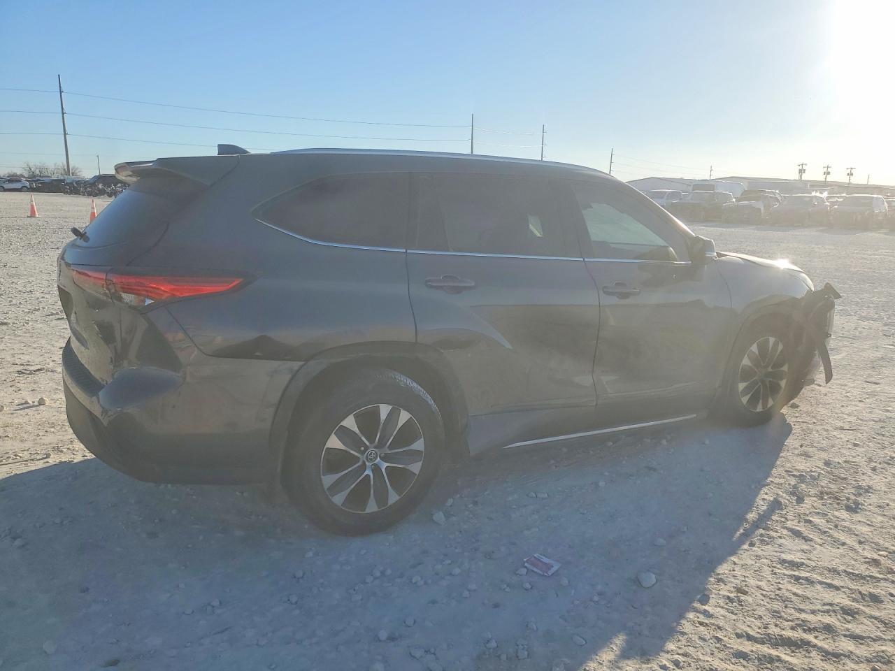 2022 TOYOTA HIGHLANDER