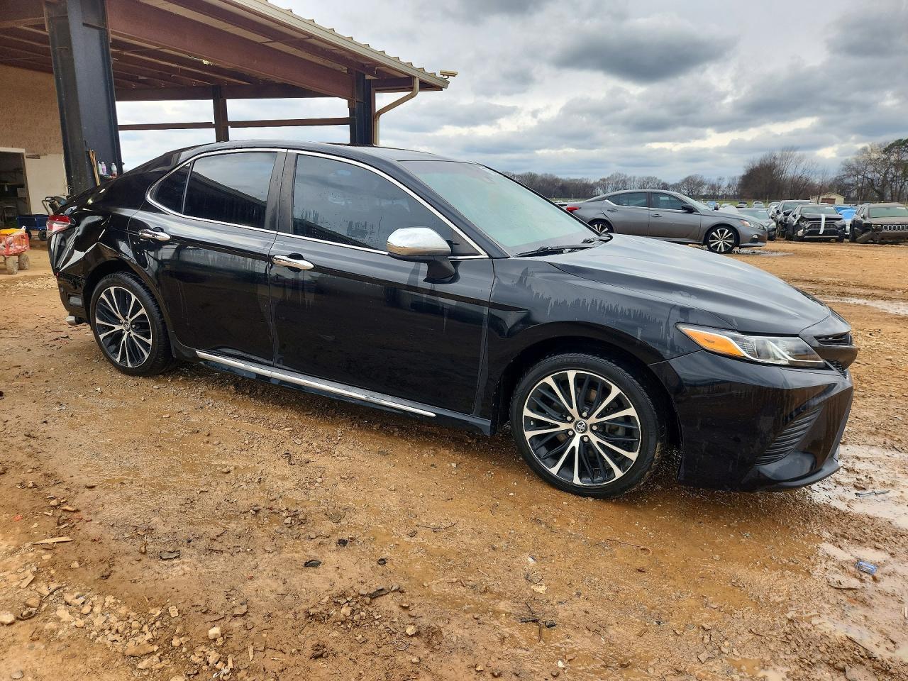 2018 TOYOTA CAMRY