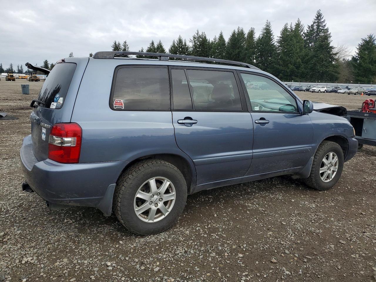 2004 TOYOTA HIGHLANDER