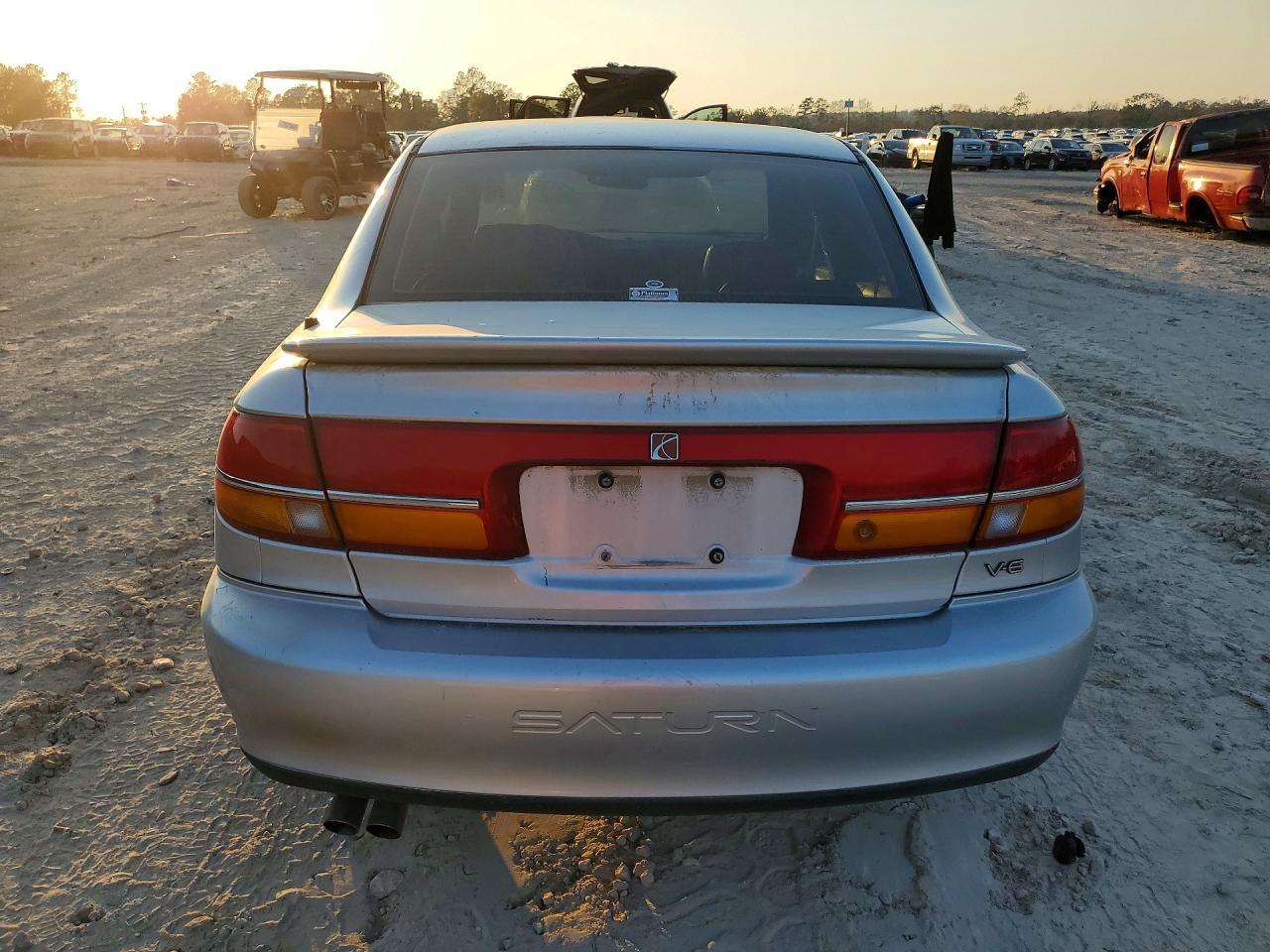 2001 SATURN L300