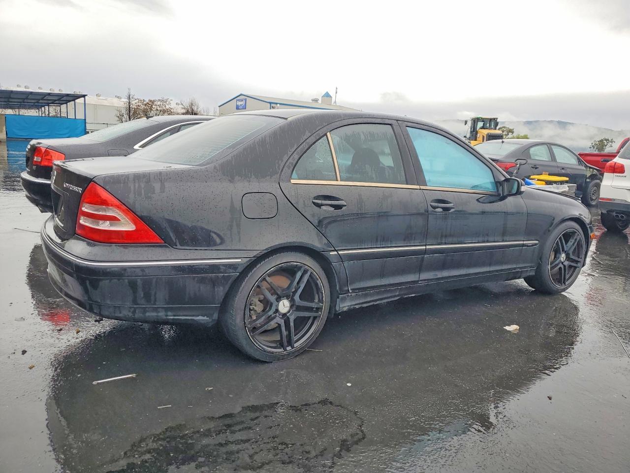 2004 MERCEDES-BENZ C-CLASS