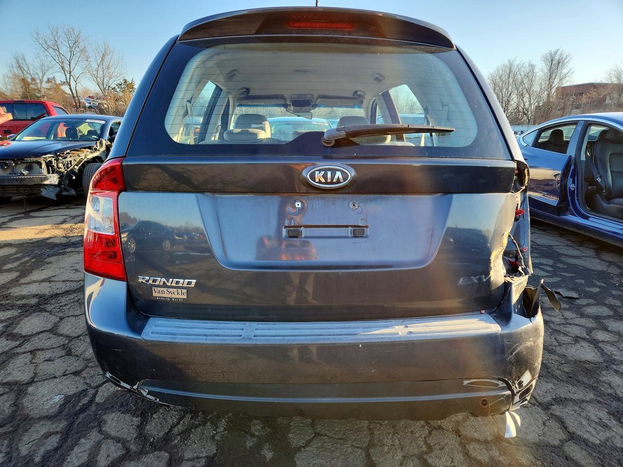 2008 KIA RONDO