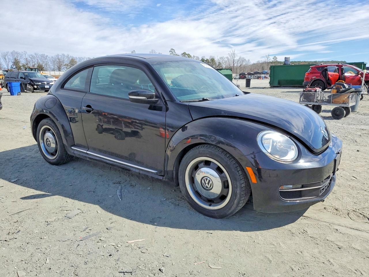 2012 VOLKSWAGEN Beetle