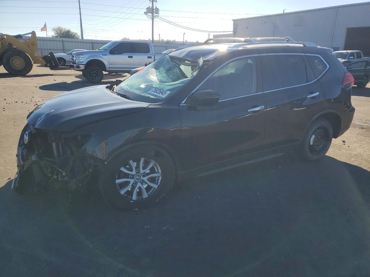 2017 NISSAN ROGUE