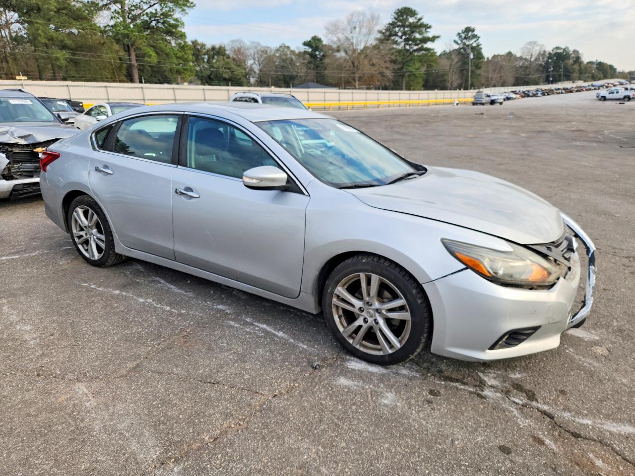 2017 NISSAN ALTIMA