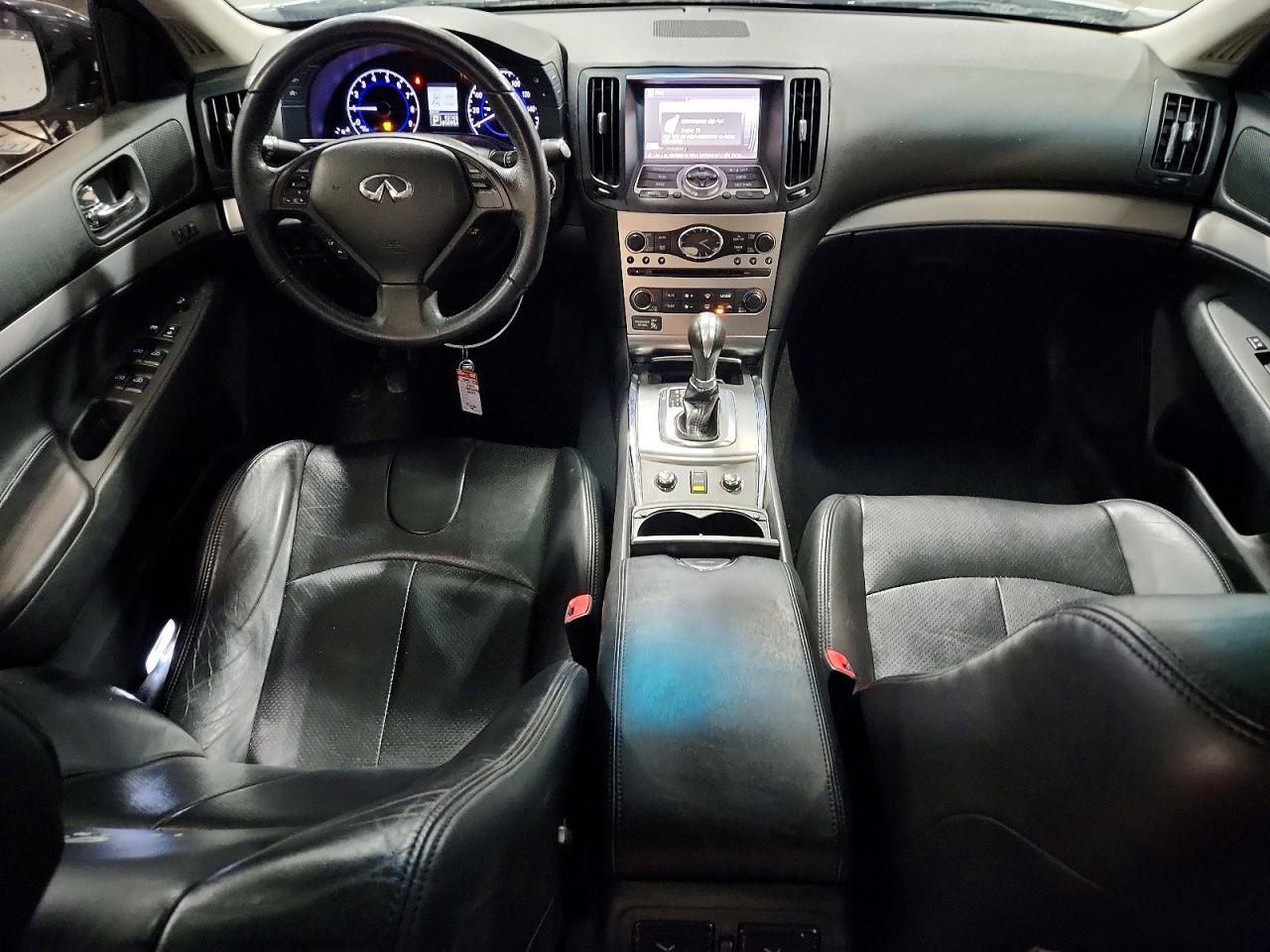2011 INFINITI G37