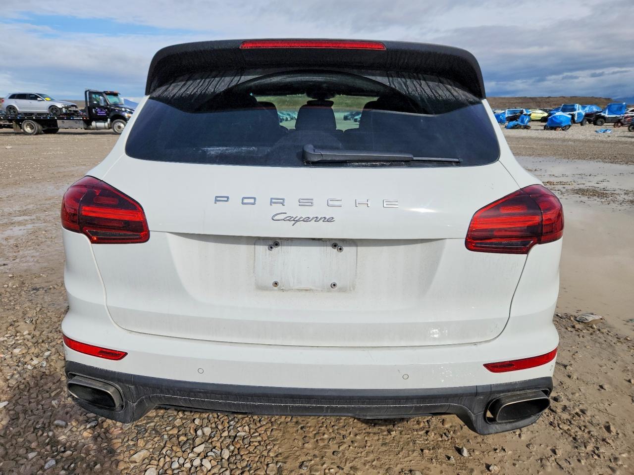 2016 PORSCHE CAYENNE