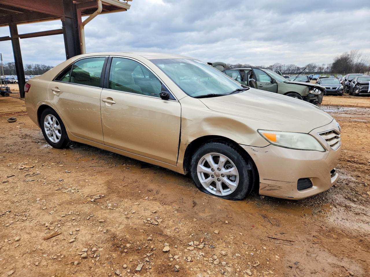 2011 TOYOTA CAMRY