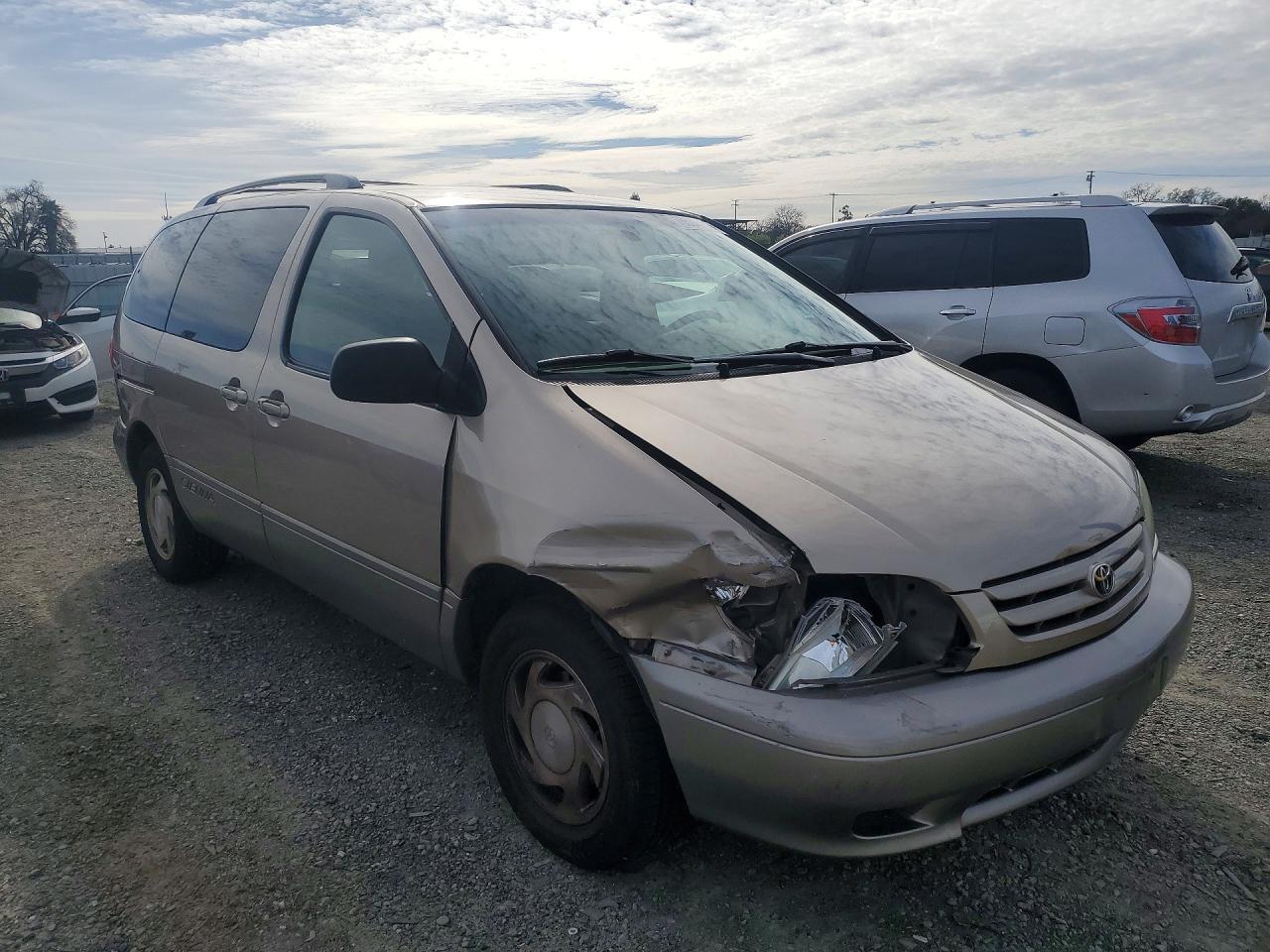 2003 TOYOTA SIENNA