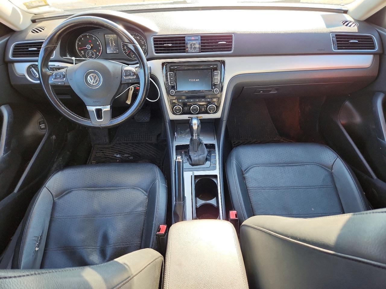 2012 VOLKSWAGEN Passat