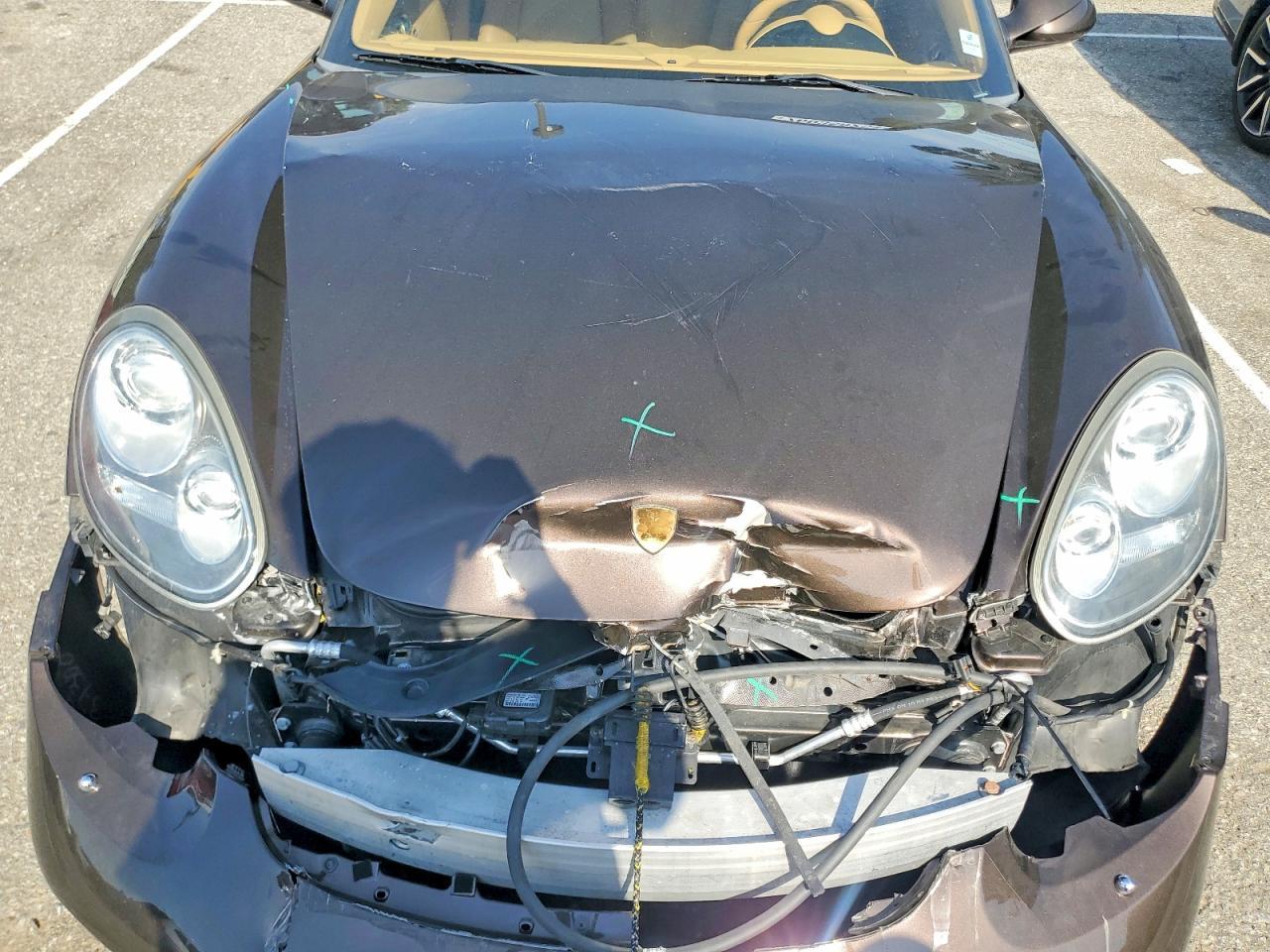 2011 PORSCHE Cayman