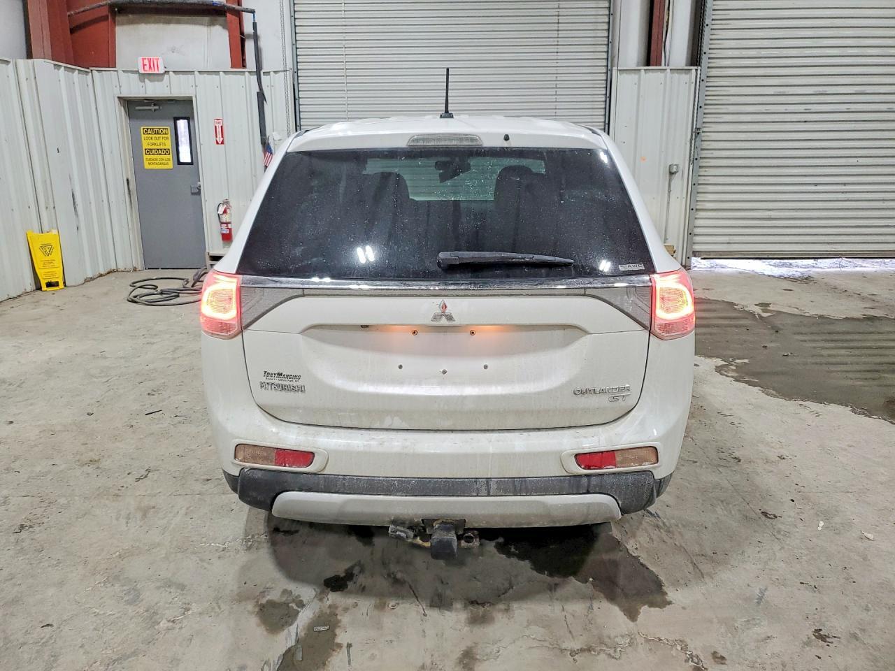 2015 MITSUBISHI outlander